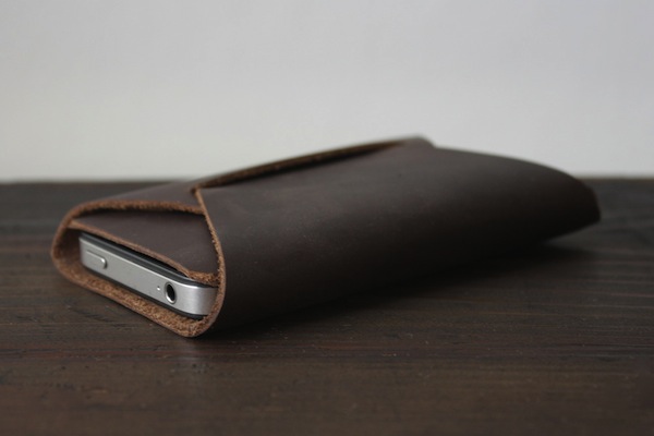 The Apogee Handmade Folded iPhone Carry